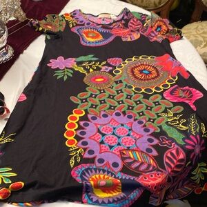 LA cera multicolor black with flower dress size large short sleeve